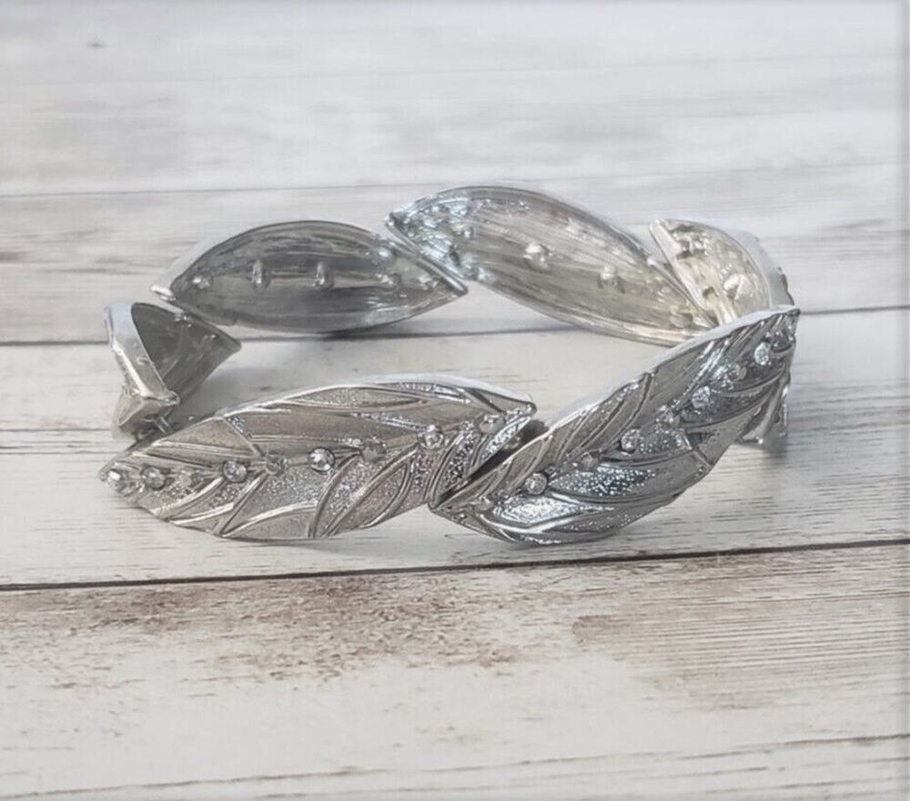 Vintage Bracelet - Leaf Design Silver Tone & Clear Gem Stretch Bracelet